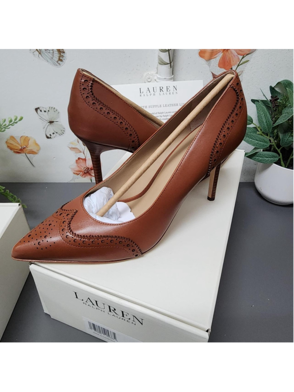 Ralph Lauren brown leather pointed toe pumps with brogue detailing #workwear #pr